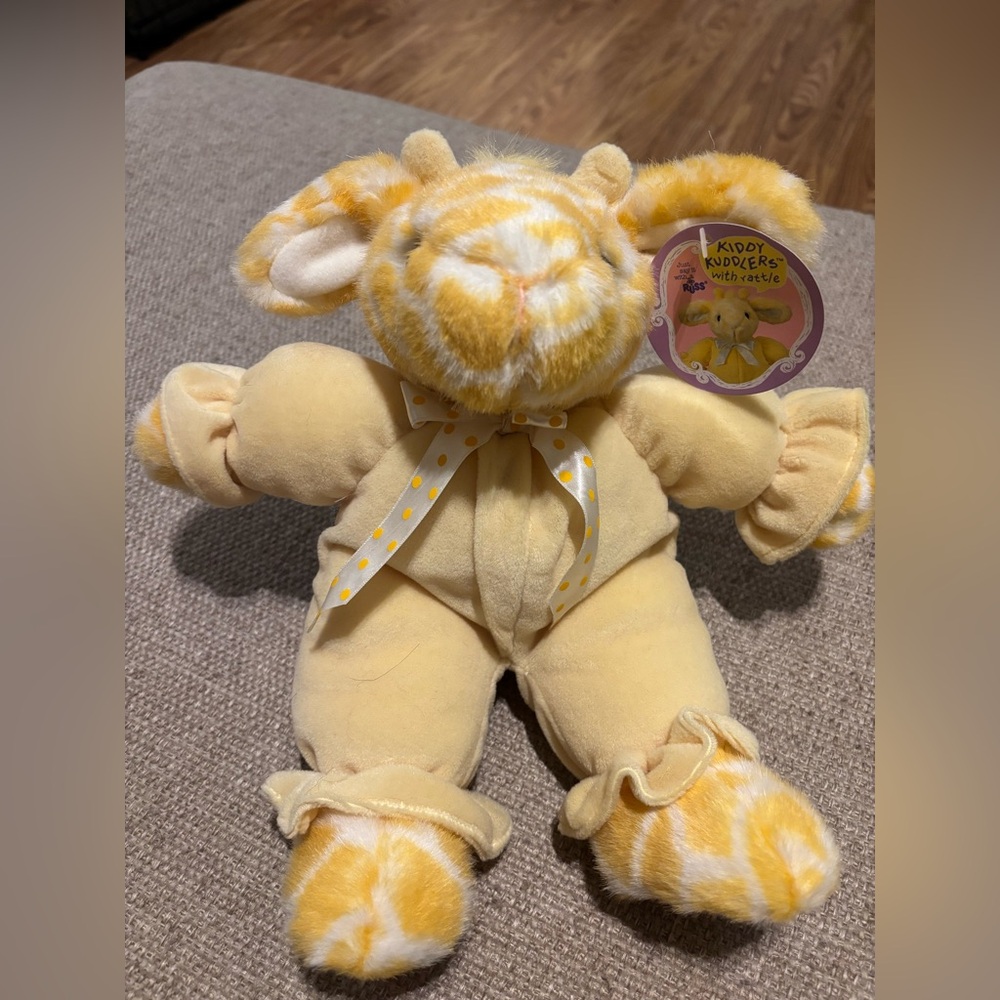 Russ Kiddy Kuddlers with Rattle Giraffe